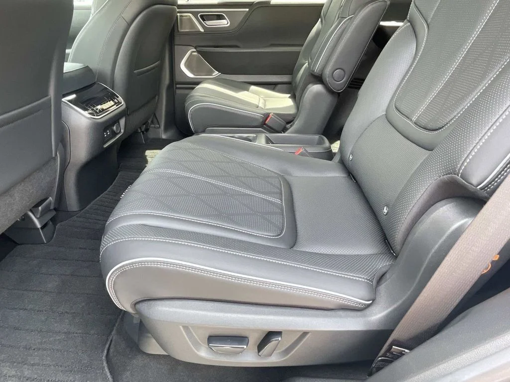 Used 2025 Black INFINITI SENSORY image 12