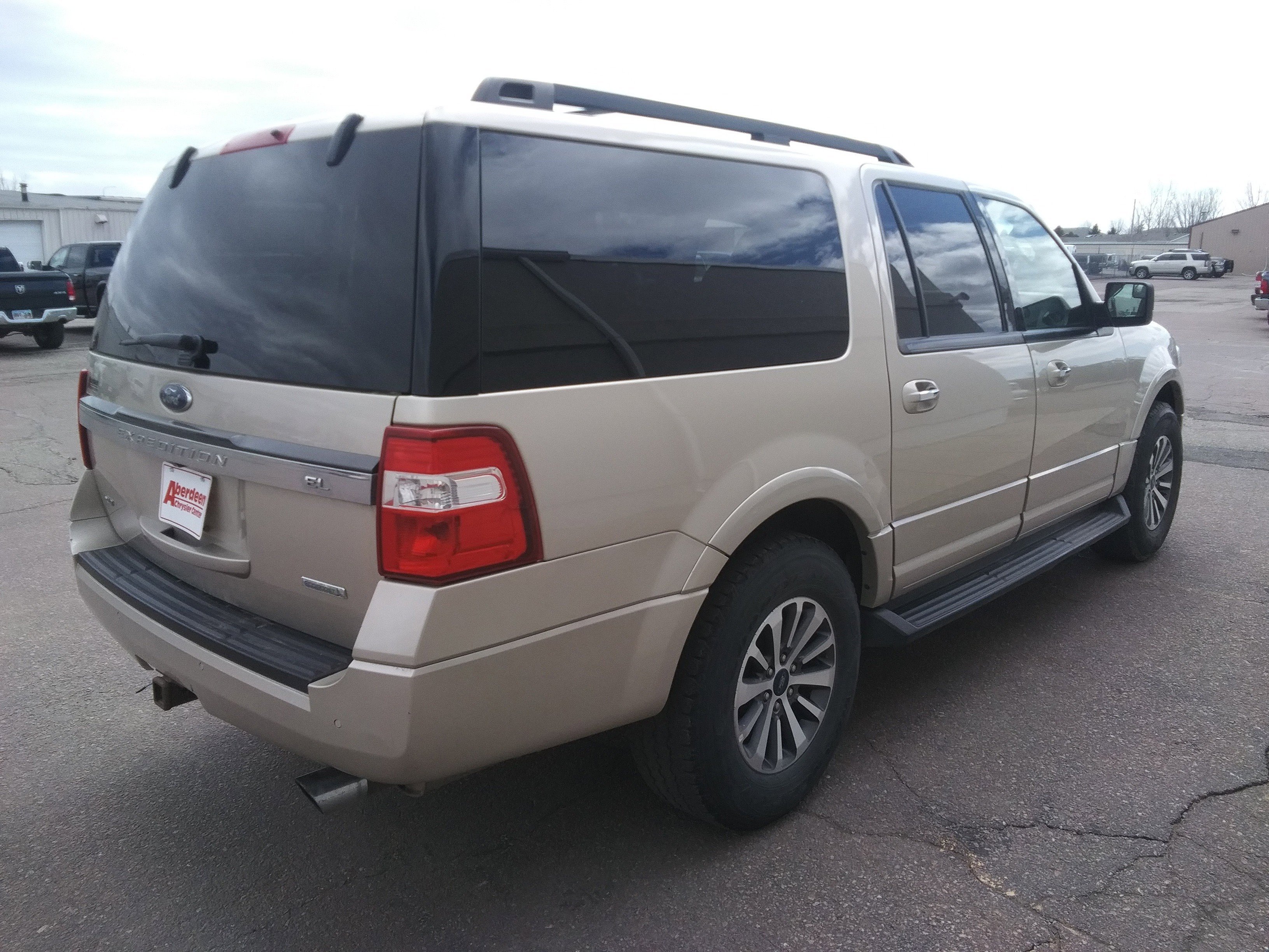 Used 2017 Gold Ford XLT image 5