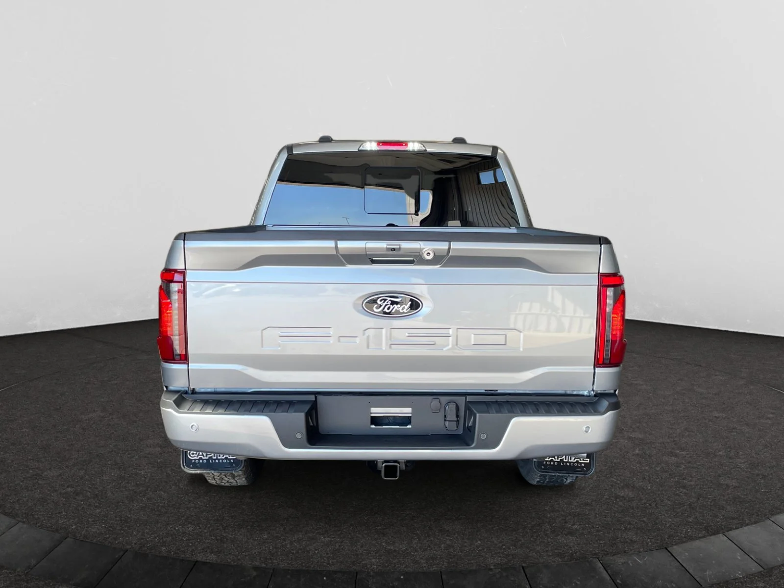 New 2026 Iconic Silver Metallic Ford XLT image 4