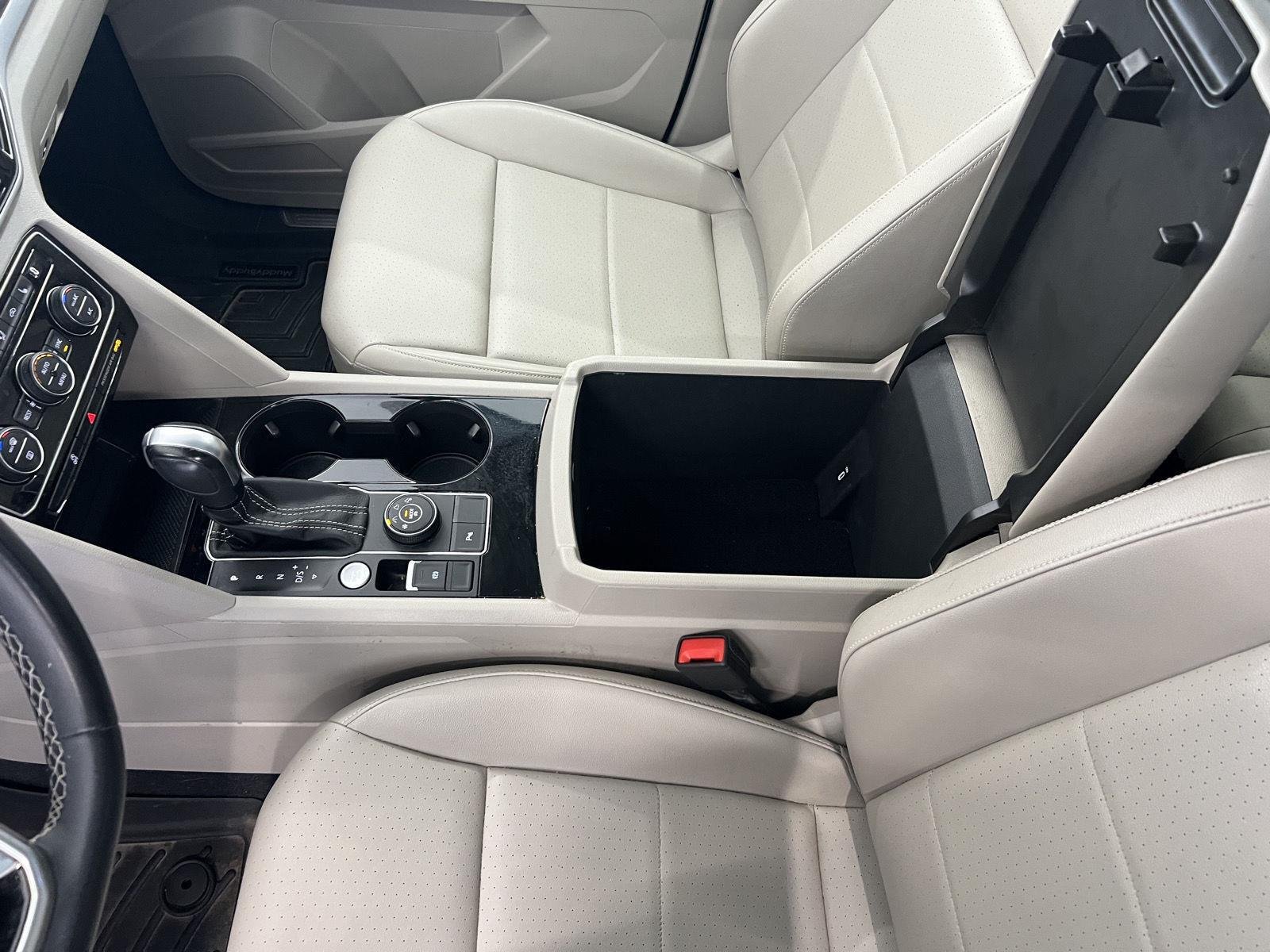 2023 Volkswagen Atlas SE w/Tech - Photo 19