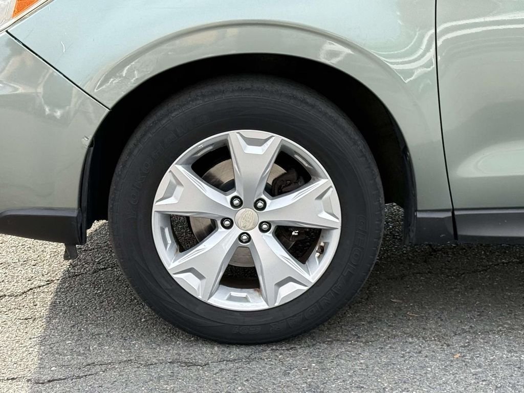 Used 2015 Green Metallic Subaru 2.5i Premium image 12