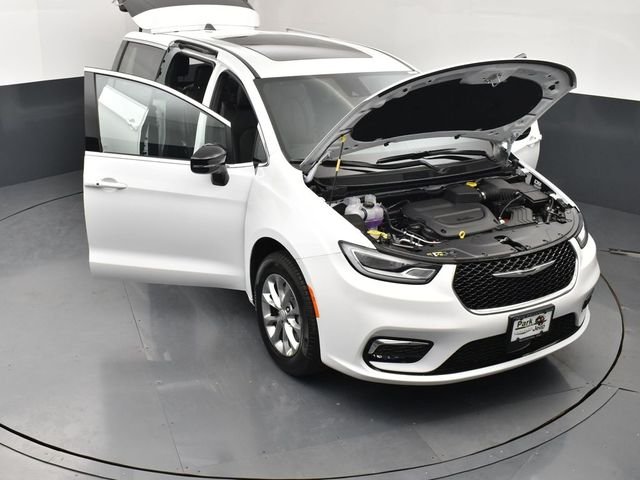 2026 Chrysler Pacifica Select - Photo 25