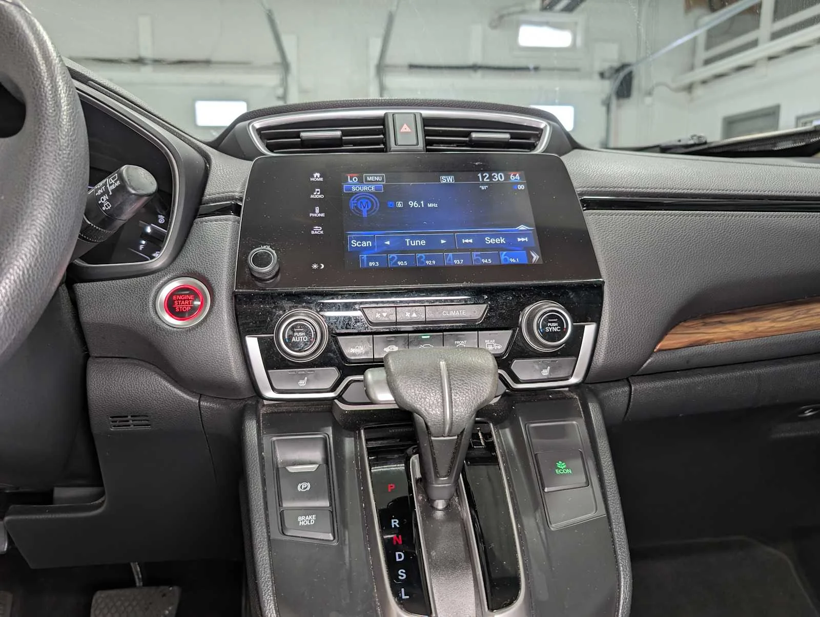 Used 2017 White Diamond Pearl Honda EX image 33