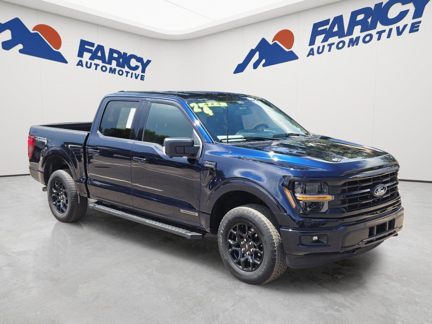 Used 2024 Blue Ford XLT image 3