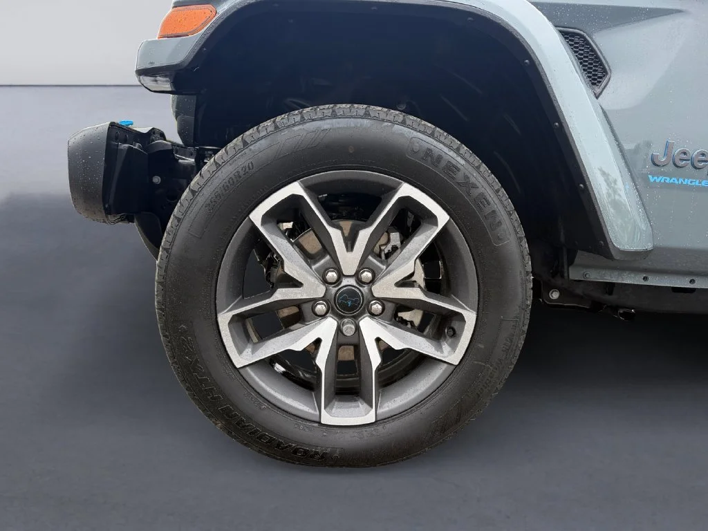 Used 2024 Gray Jeep Sport S 4xe image 10