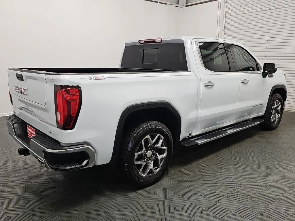 2026 GMC Sierra 1500 SLT - Photo 8