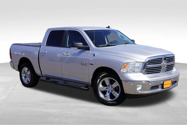 2016 RAM 1500 Big Horn 4x4 Crew Cab 5'7's photo