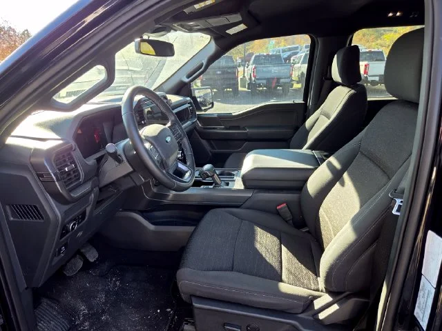 Used 2024 Blue Ford XLT image 6