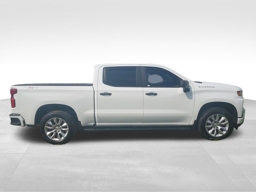 Used 2020 White Chevrolet Custom image 6