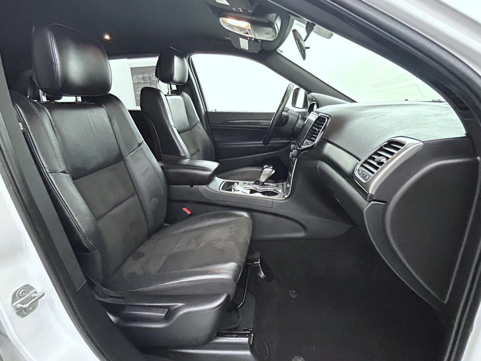 Used 2021 Bright White Clearcoat Jeep Laredo X image 15