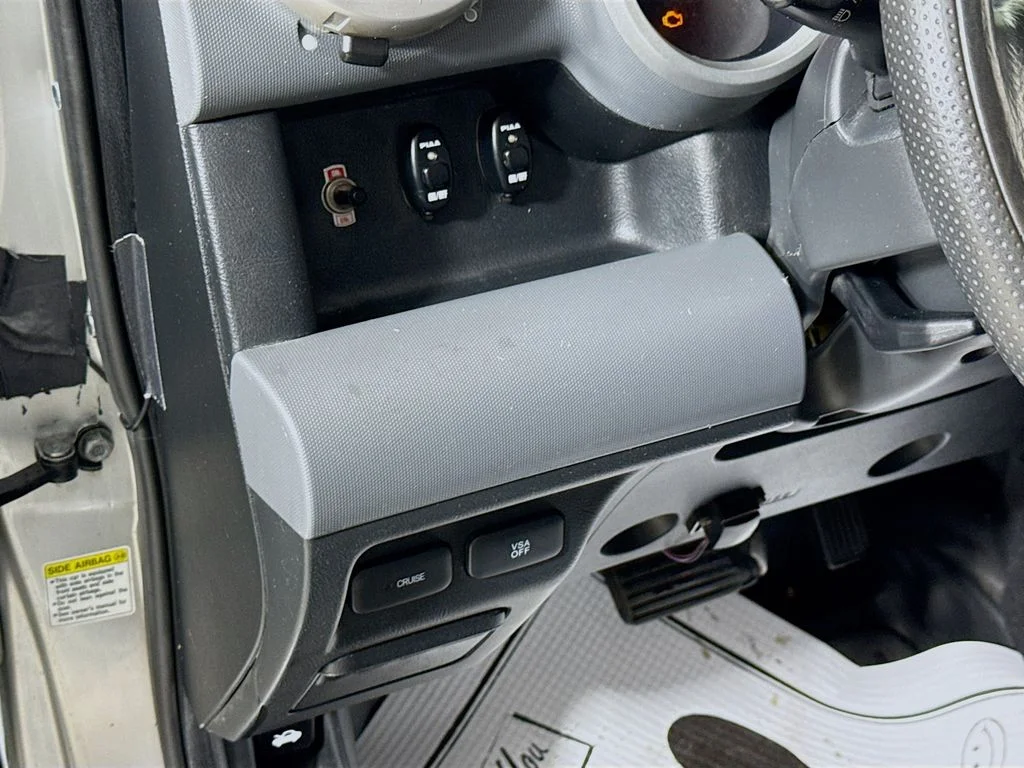 Used 2008 Alabaster Silver Metallic Honda LX image 10