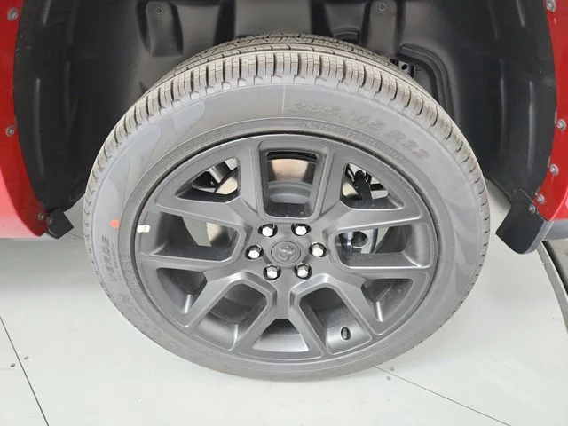 New 2026 Molten Red Pearl-Coat Exterior Paint RAM Laramie image 53