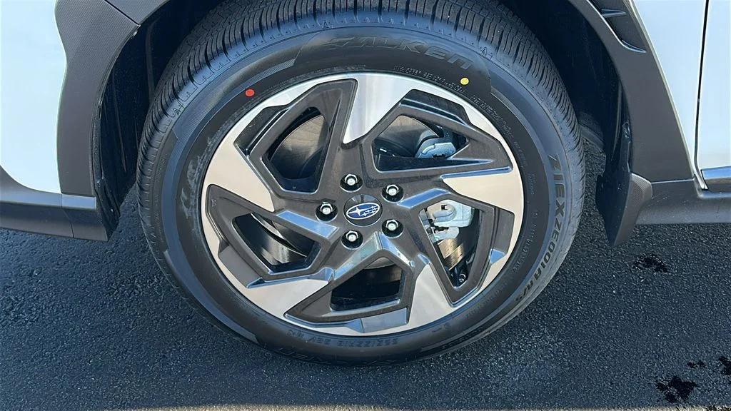 New 2026 CRYSTAL WHITE PEARL Subaru Limited image 9