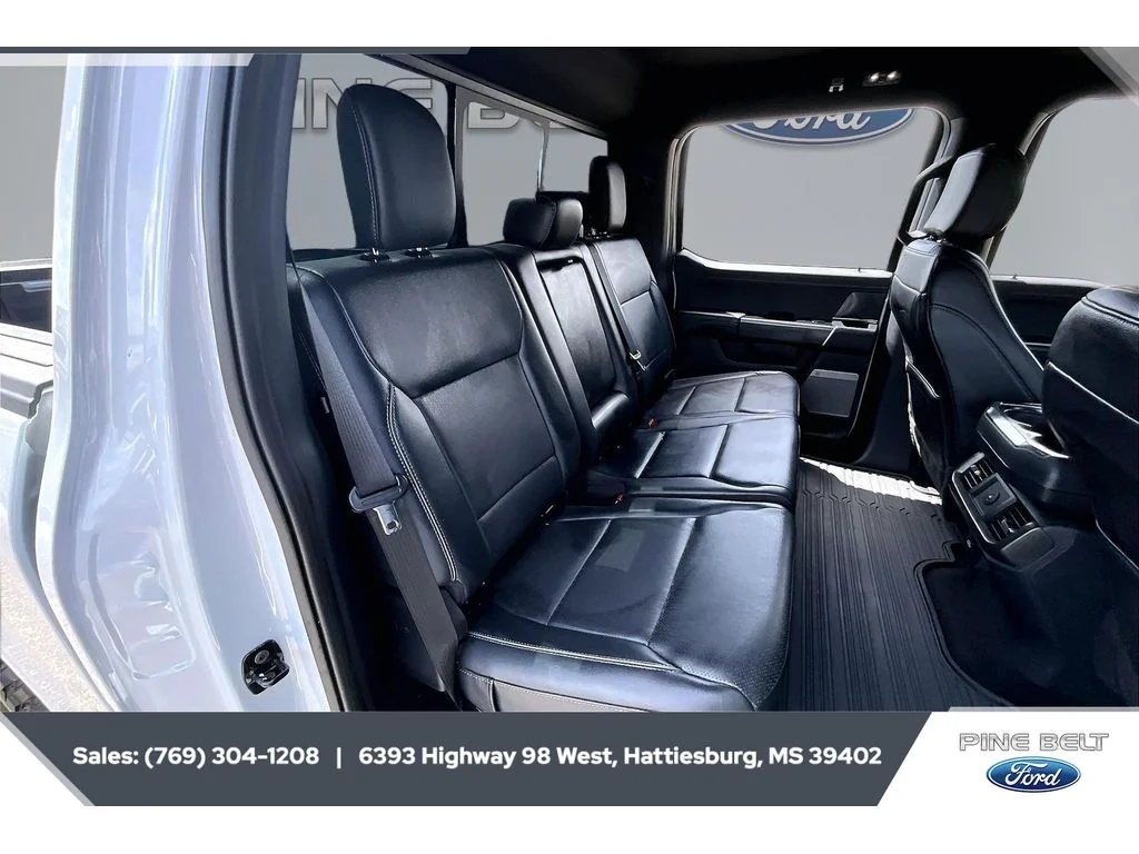 Used 2025 Space White Metallic Ford LARIAT image 21