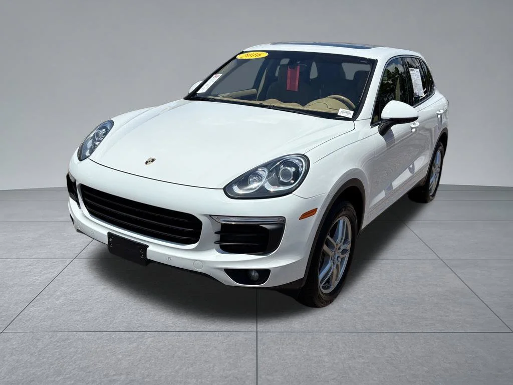 Used 2016  Porsche Base image 2