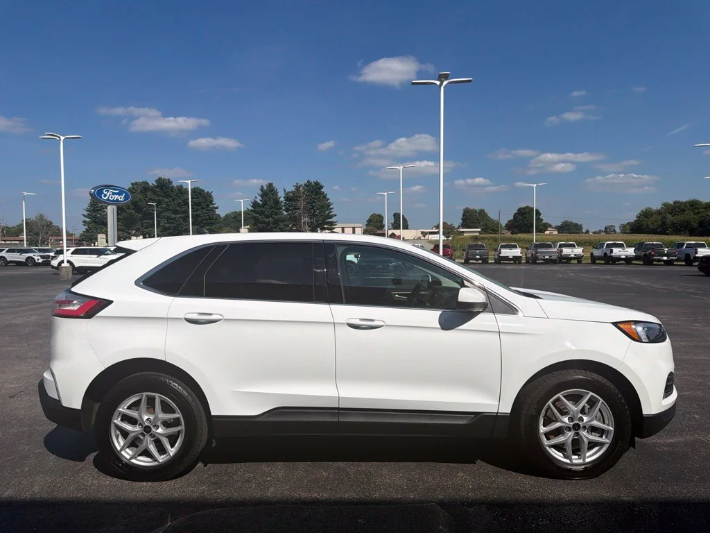 Used 2023 Oxford White Ford SEL image 6