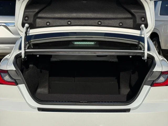 Certified Used 2025 WIND CHILL PEARL Toyota XLE image 28