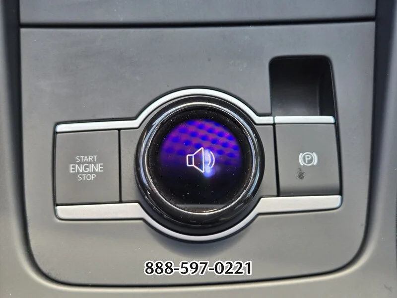 Used 2025 Pyrite Silver Metallic Volkswagen 2.0T SE image 24