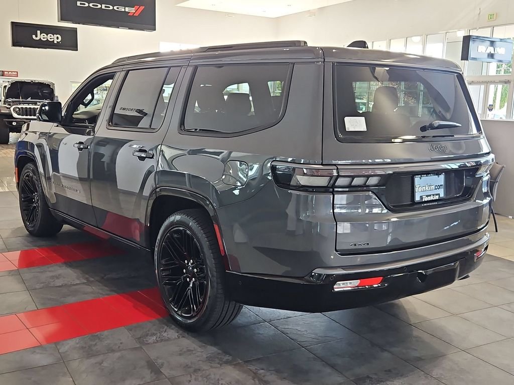 New 2026 Baltic-Gray Metallic Clear-Coat Exterior Paint Jeep Limited Reserve image 4