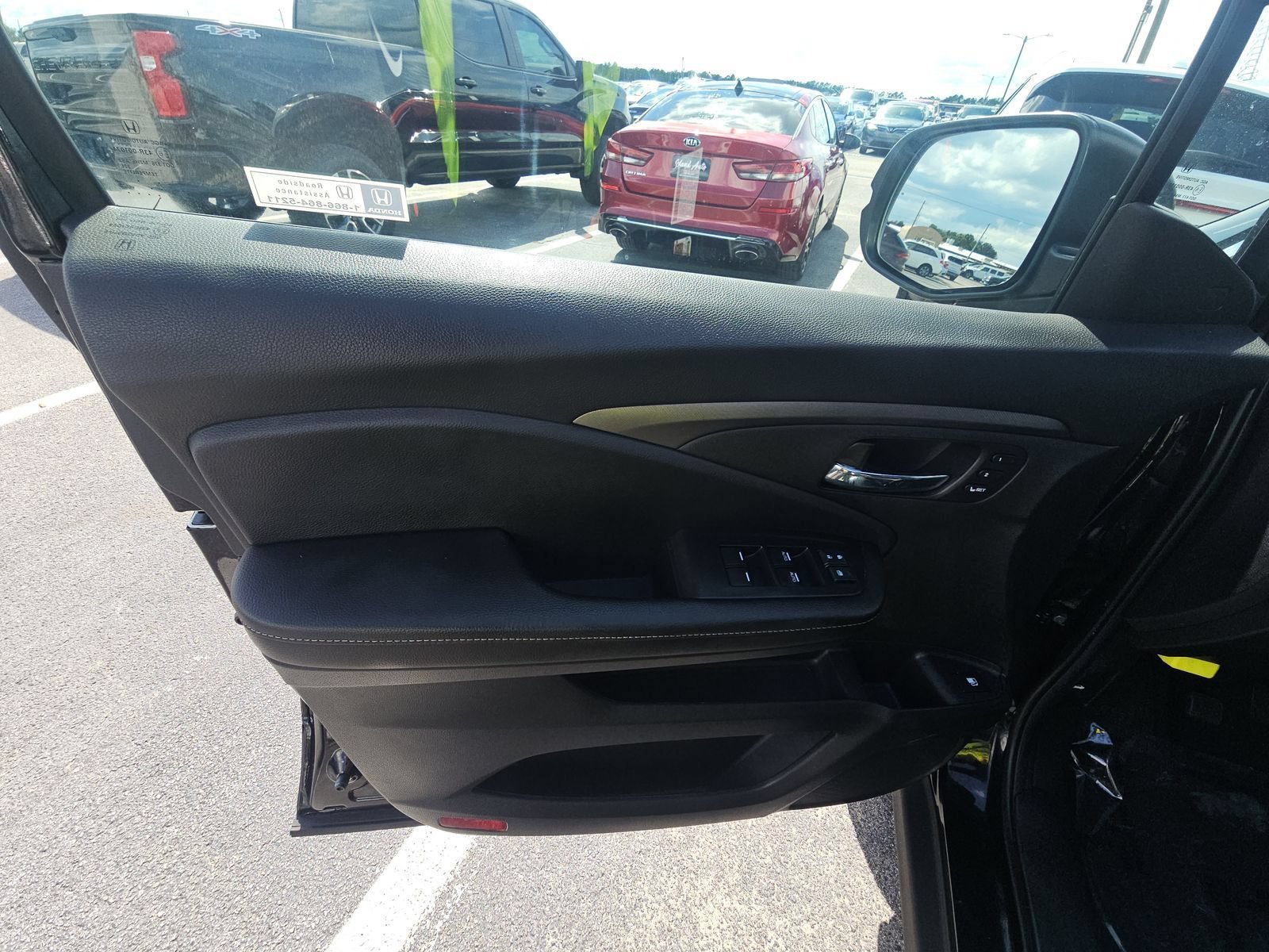 Certified Used 2025 Crystal Black Pearl Honda RTL image 12
