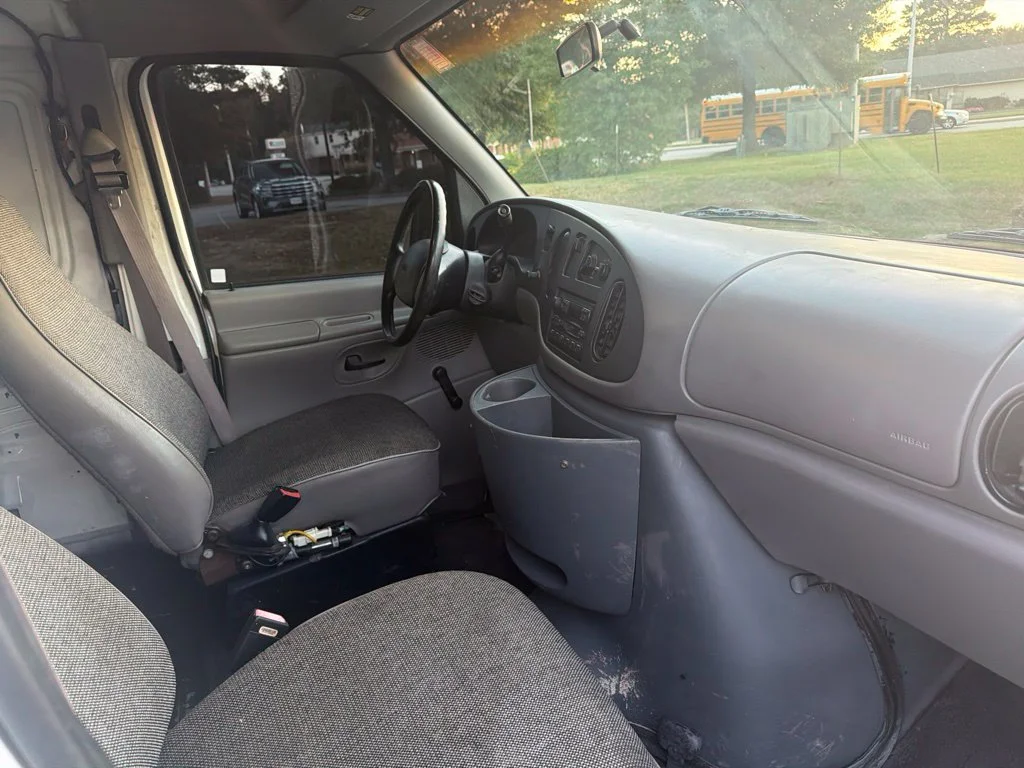 Used 1997 White Ford  image 10