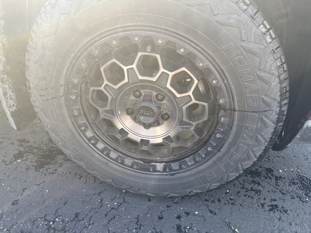 Used 2019 Ruby Flare Pearl Toyota Adventure image 4