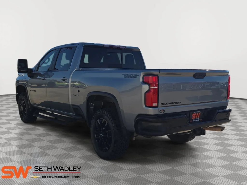 Used 2025 Sterling Gray Metallic Chevrolet LT image 5