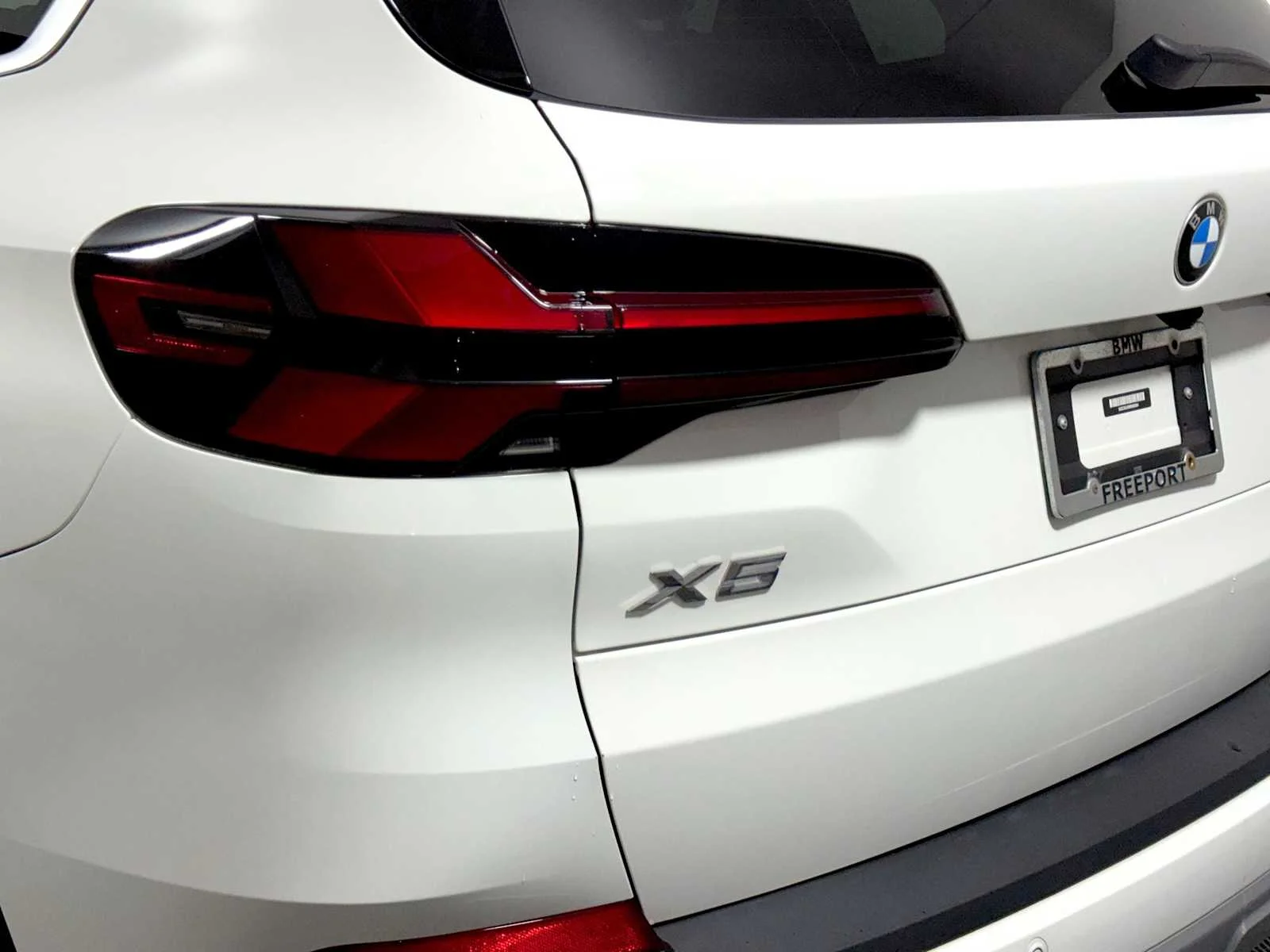 Used 2024 Alpine White BMW xDrive40i image 27