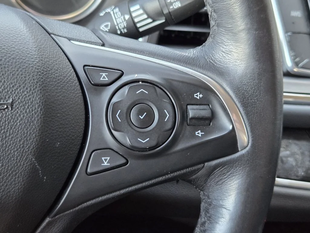 Used 2021 Silver Buick Essence image 32