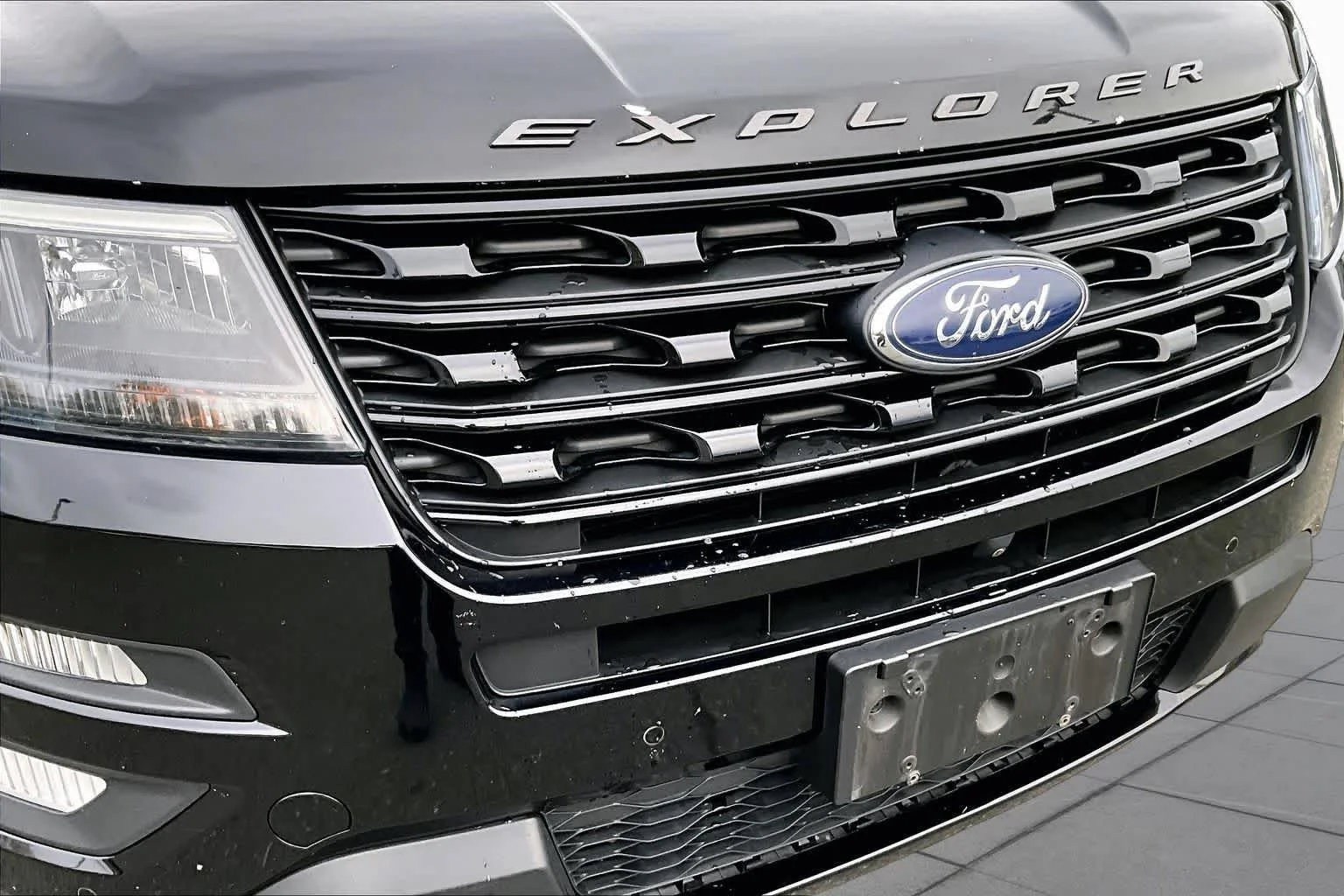 Used 2016 Absolute Black Ford Sport image 30