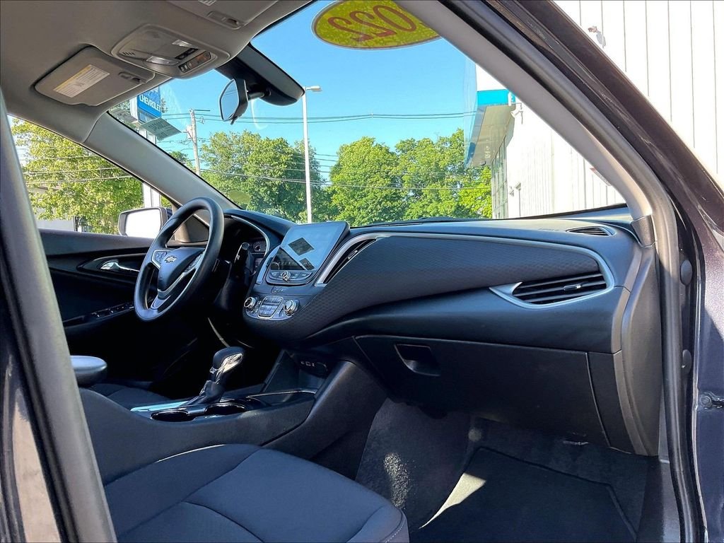 Used 2022 Gray Chevrolet LT image 14
