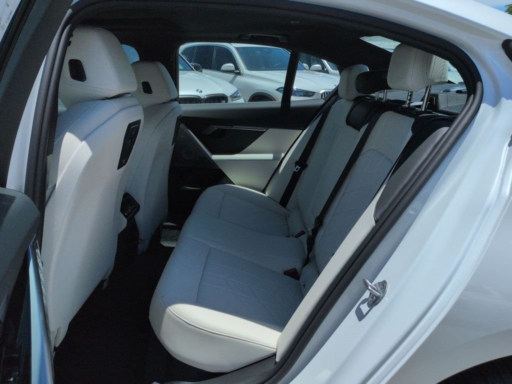 New 2027 White Metallic BMW 530i image 13