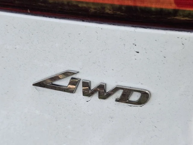 Used 2022 White Genesis 2.5T image 10