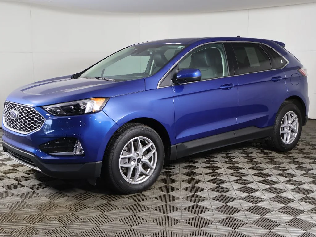 Used 2024 Blue Ford SEL image 6