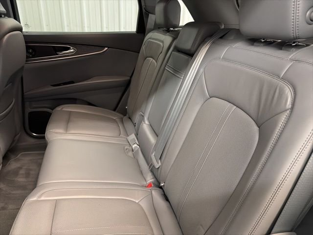 Used 2020 Black Lincoln Reserve image 13