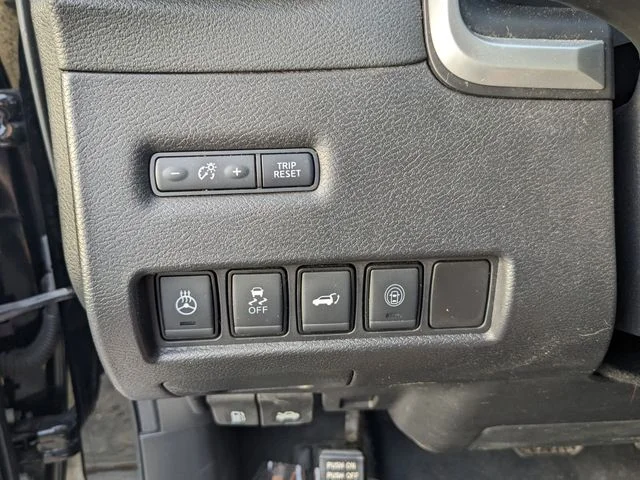 Certified Used 2020 Black Nissan SL image 27