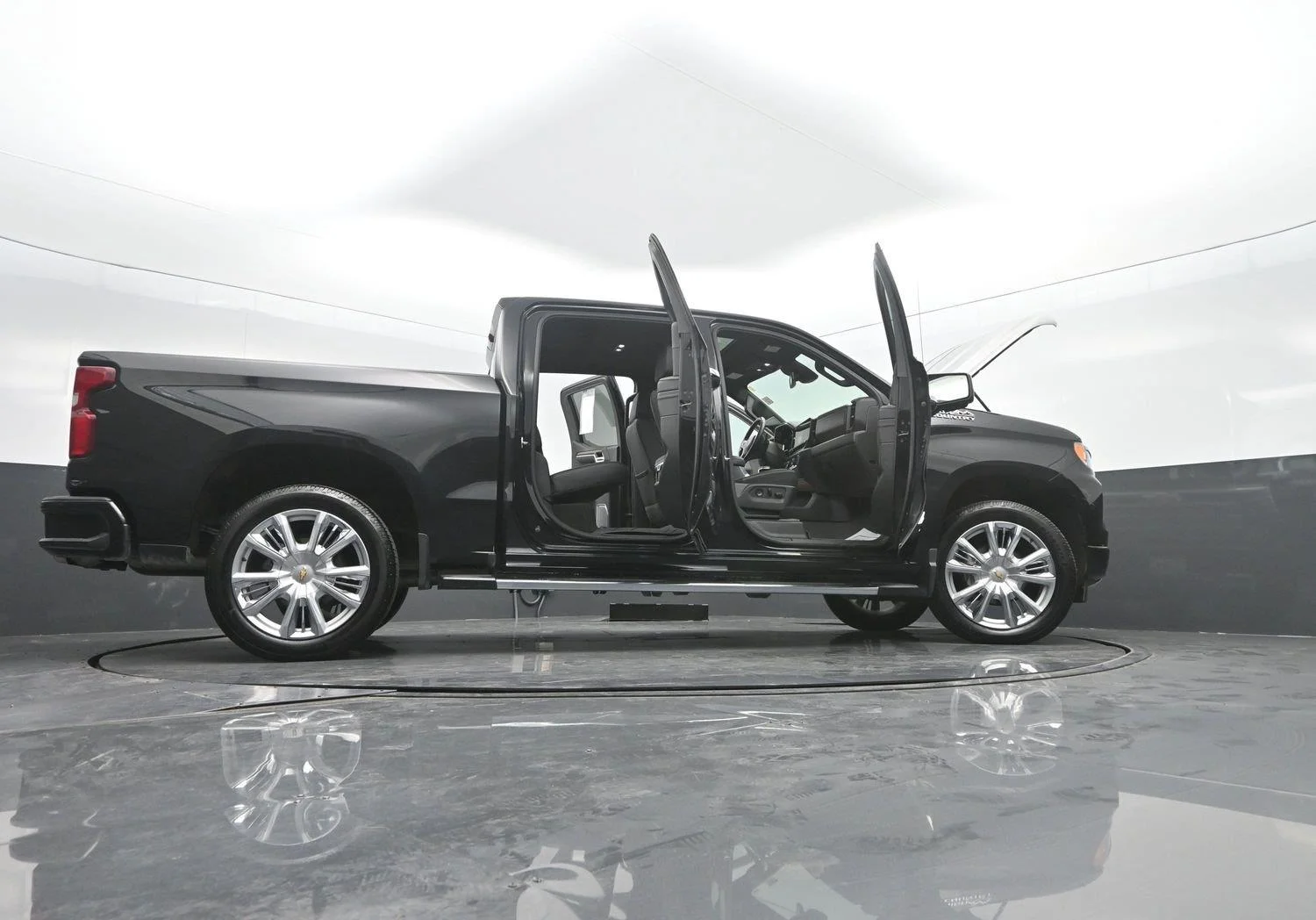 Used 2025 Black Chevrolet High Country image 58
