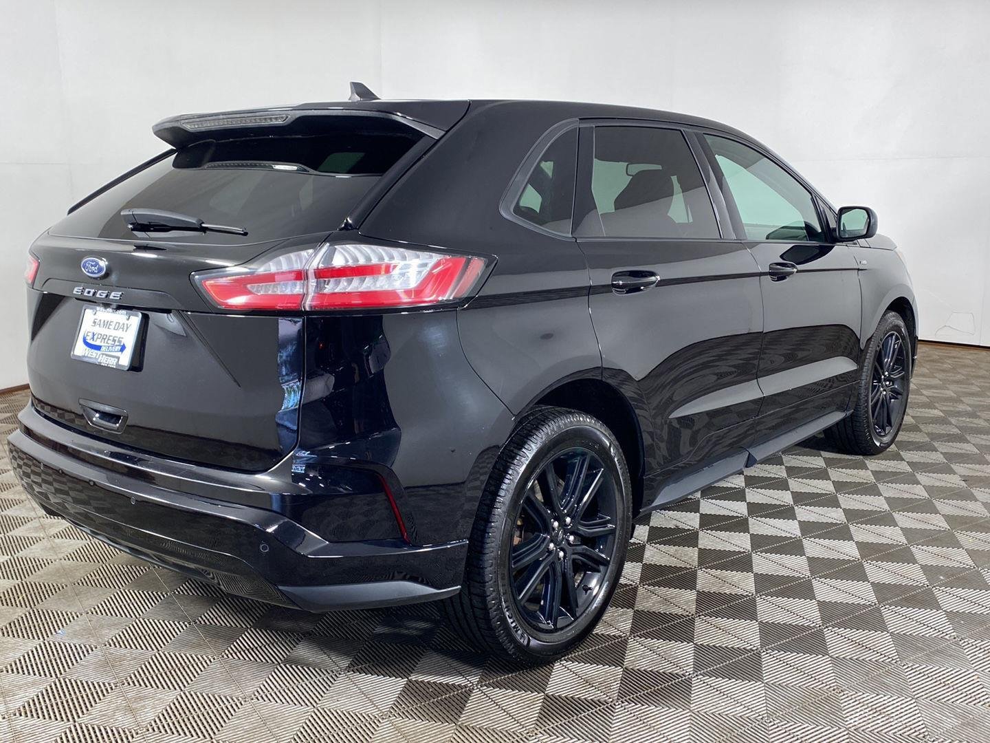 Used 2024 Black Metallic Ford ST Line image 23
