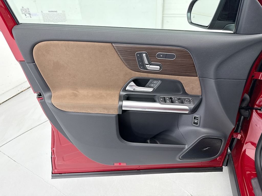New 2026 MANUFAKTUR Patagonia Red Metallic Mercedes-Benz GLA 250 image 22