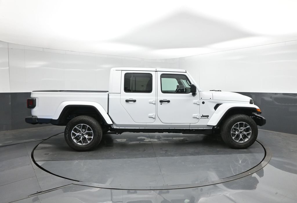 New 2026 Bright White Clear-Coat Exterior Paint Jeep Sport S image 15