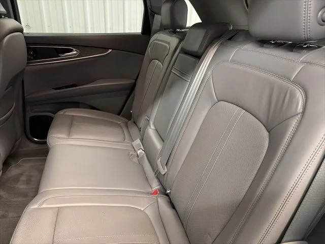Used 2020 Black Lincoln Reserve image 13