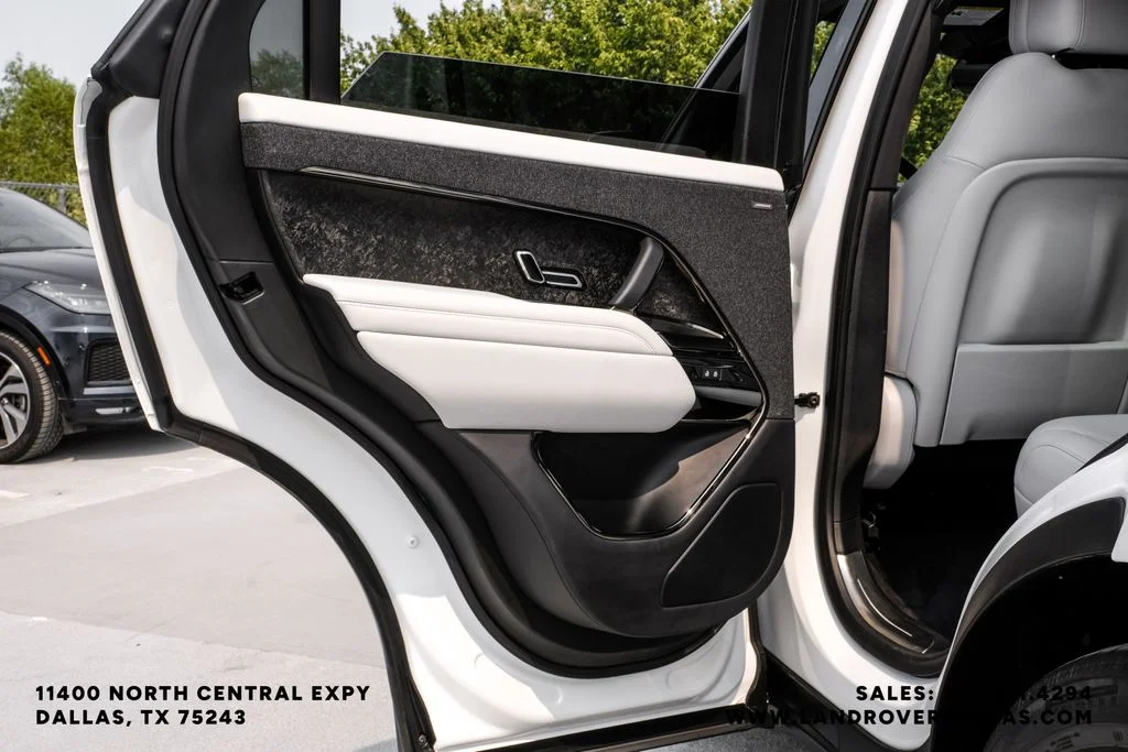 Used 2023 Fuji White Land Rover SE image 51