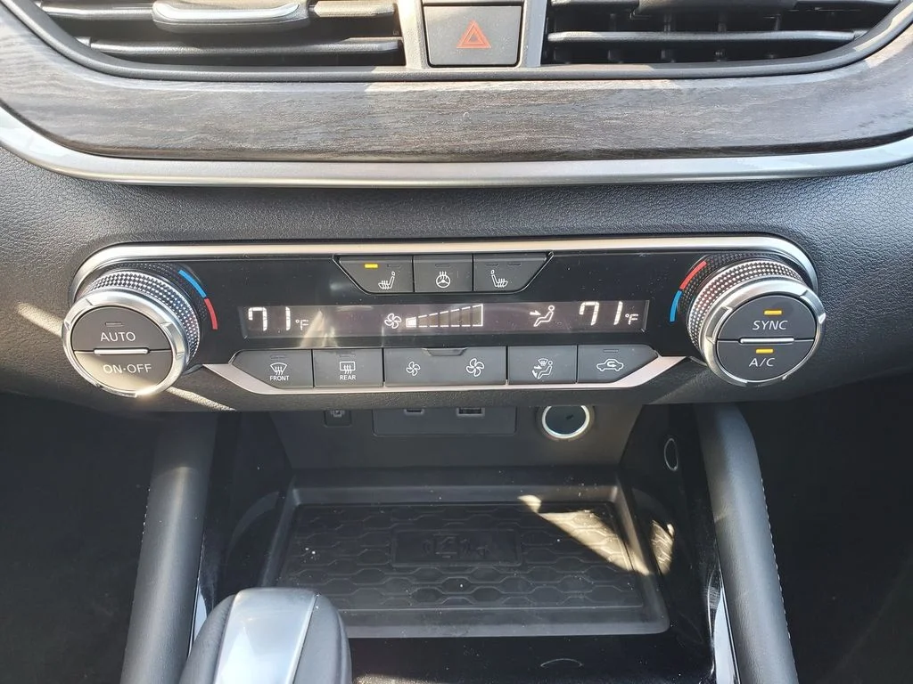 2025 Nissan Altima SL - Photo 24
