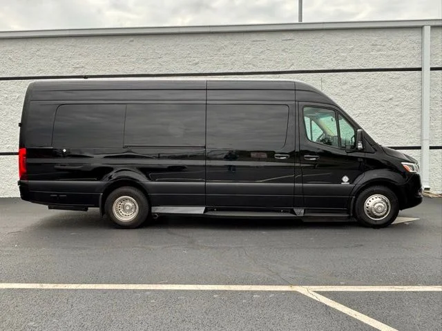 Used 2021 Black Mercedes-Benz Midwest Automotive Luxe Cruiser image 7