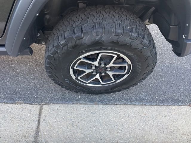Used 2025 Gray Jeep Rubicon image 12