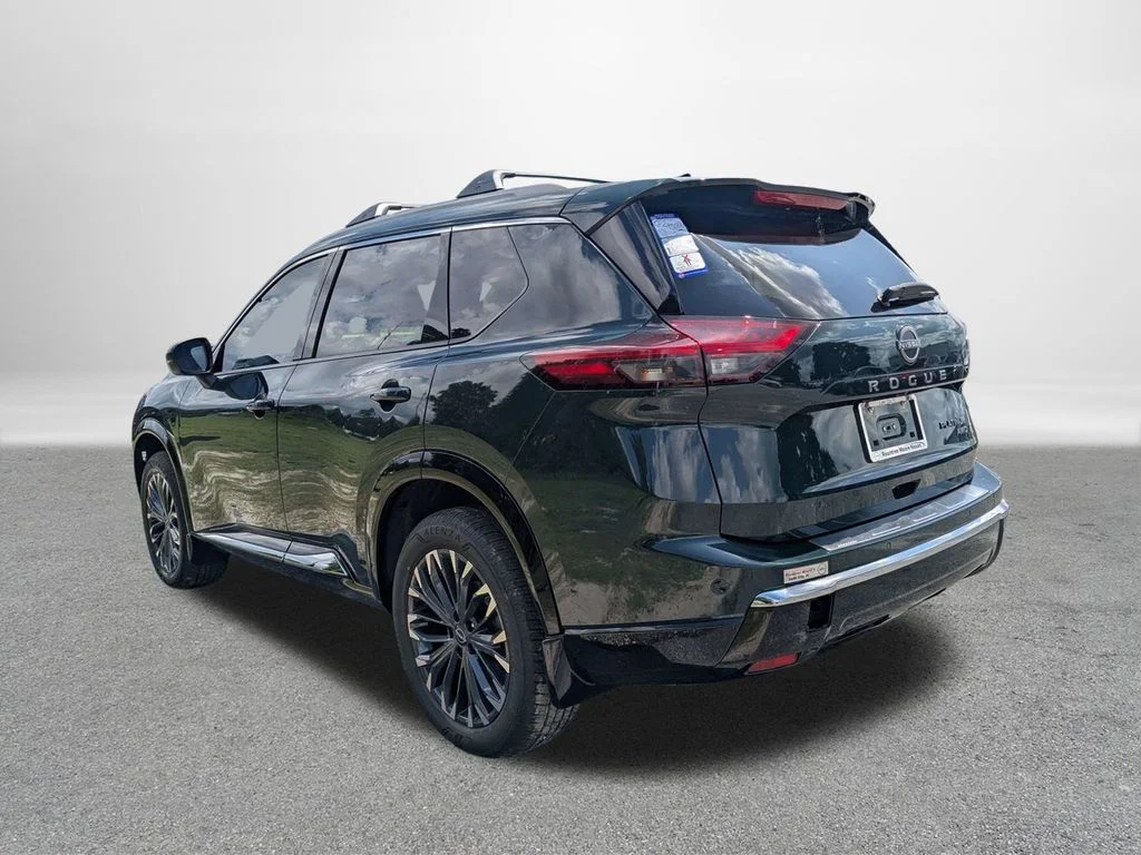 New 2026 Black Nissan Platinum image 5