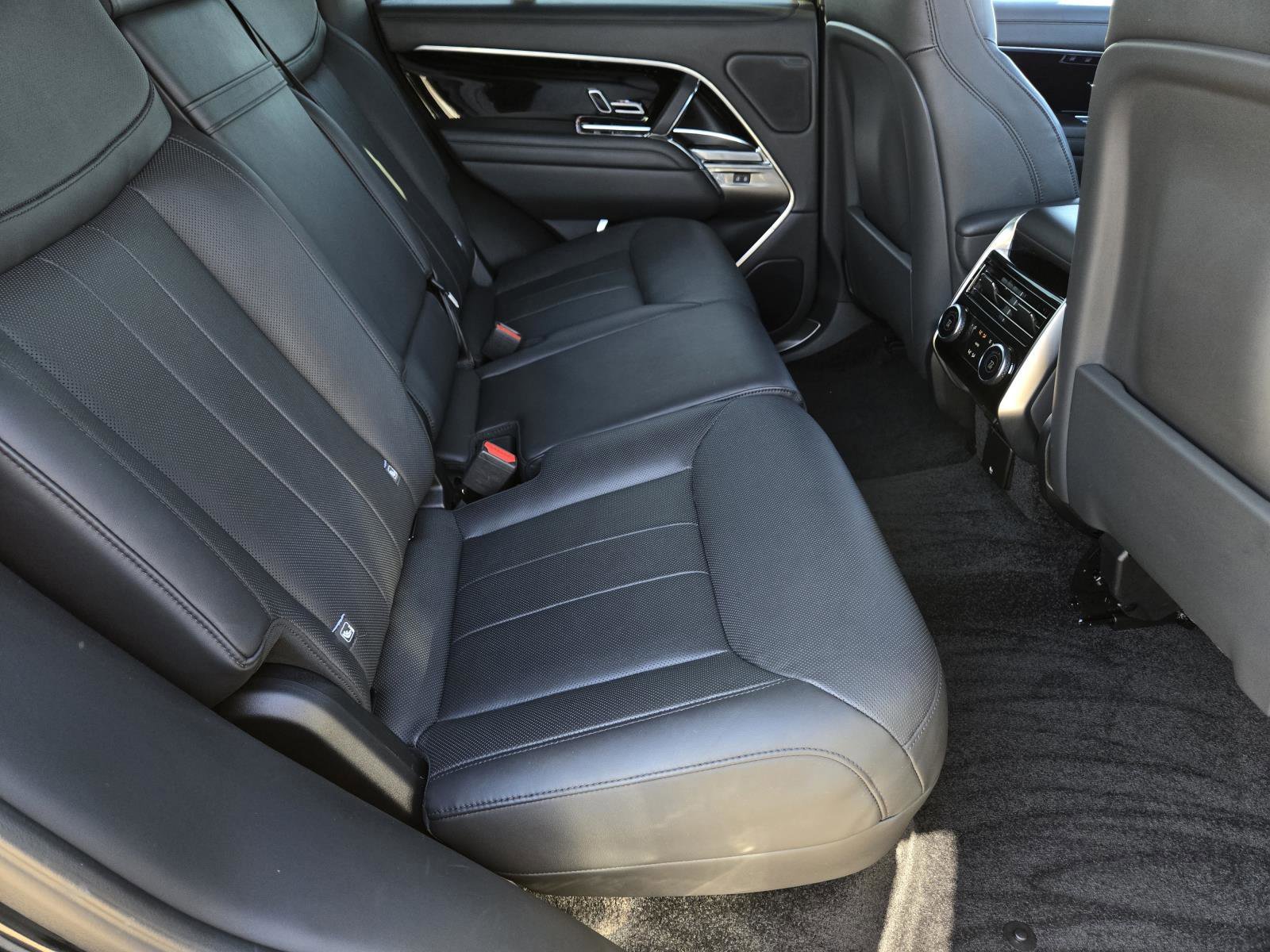 Used 2023 Black Land Rover SE image 26