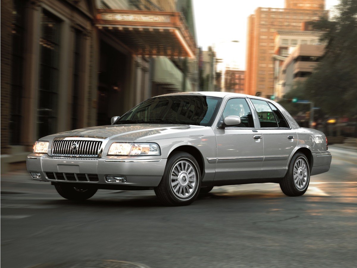 2010 Mercury Grand Marquis LS's photo
