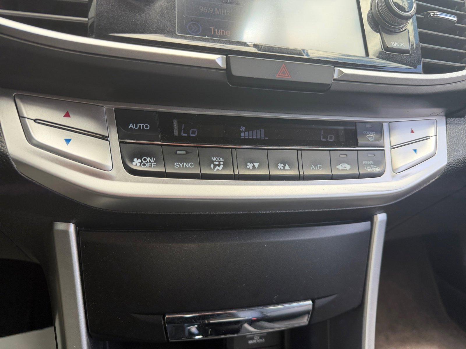 Used 2015 Black Honda EX-L image 21