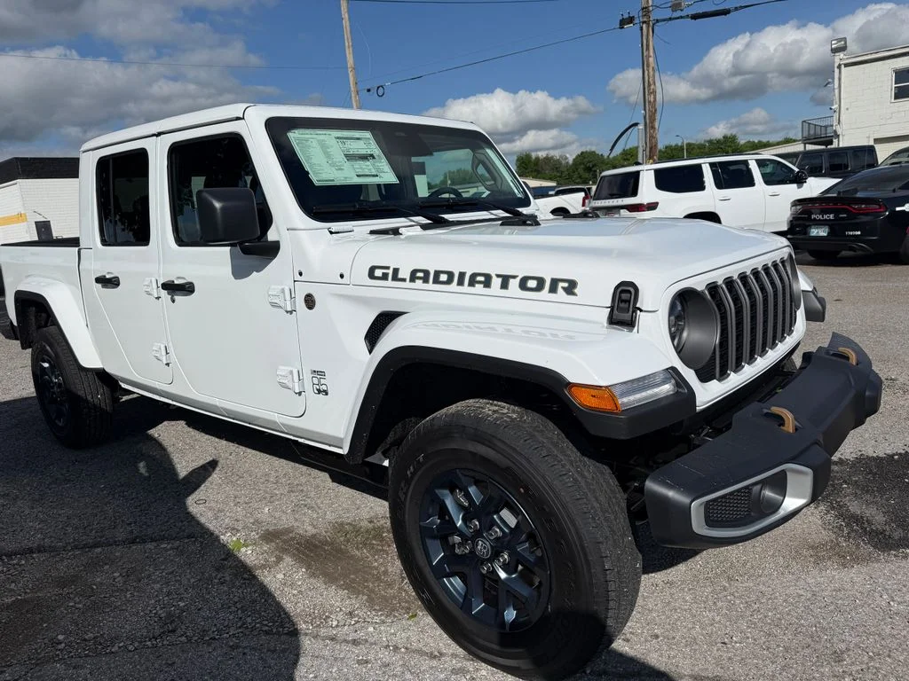 New 2026 White/off-white Jeep 85th Anniversary Edition image 4